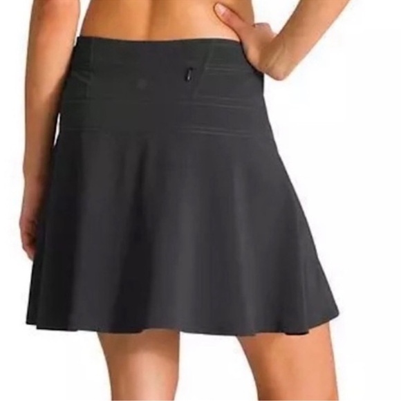 EUC Athleta Black All Day Skort Size 6  Lightweight Stretch Luxe Active Skirt - Picture 1 of 13
